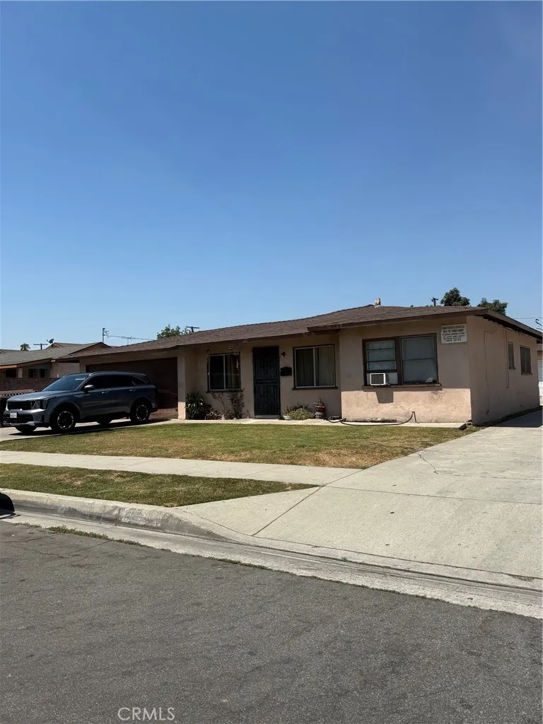 6815 Colmar Avenue, Bell Gardens, California 90201 home-pic-3