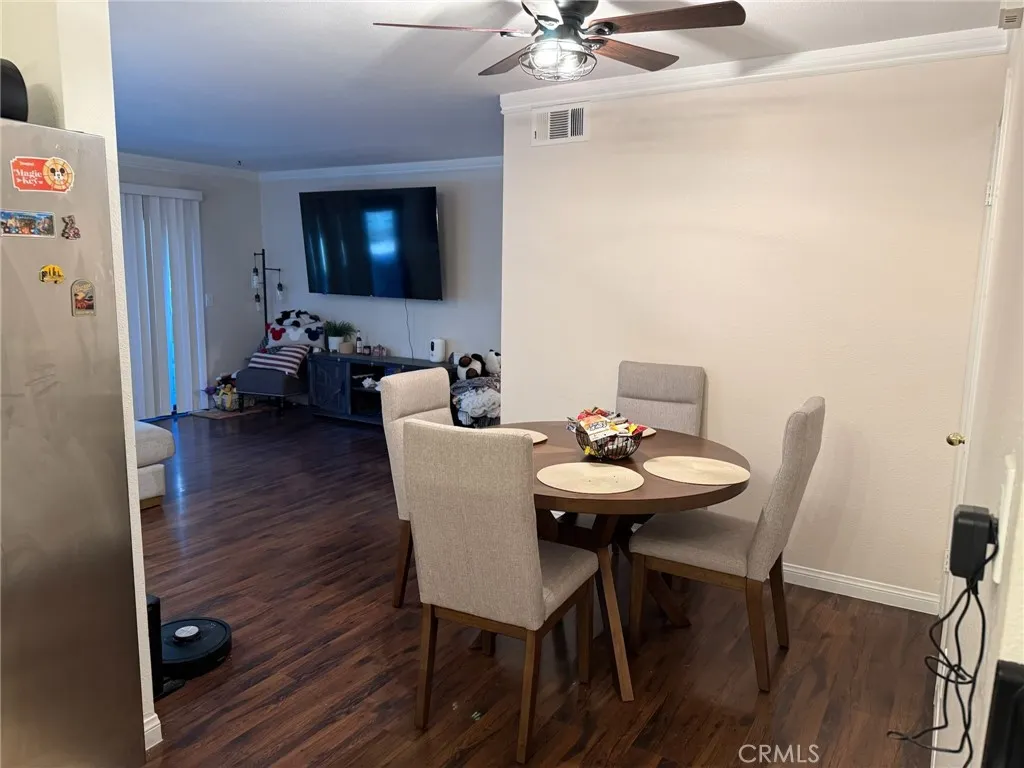 21203 Trumpet Drive 103, Newhall, California 91321 home-pic-7