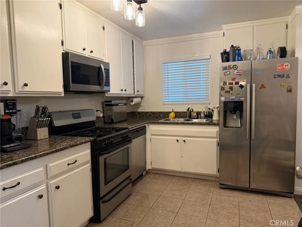 21203 Trumpet Drive 103, Newhall, California 91321 home-pic-6