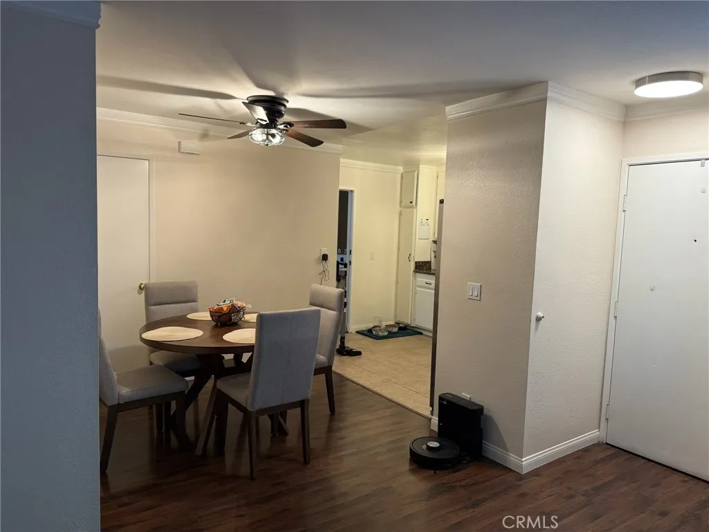 21203 Trumpet Drive 103, Newhall, California 91321 home-pic-12