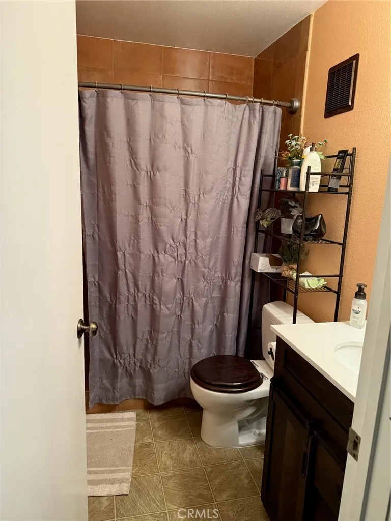21203 Trumpet Drive 103, Newhall, California 91321 home-pic-11