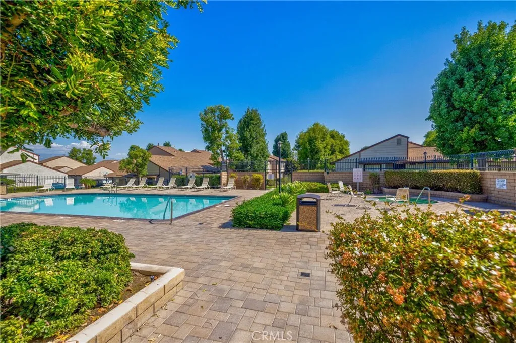 1632 Windmill Lane D, Corona, California 92879 home-pic-25
