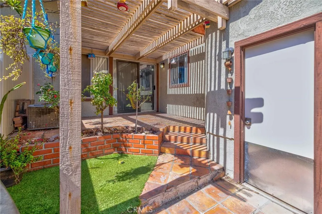 1632 Windmill Lane D, Corona, California 92879 home-pic-39