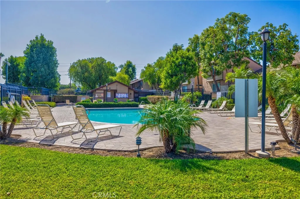 1632 Windmill Lane D, Corona, California 92879 home-pic-28