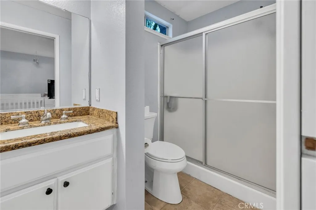 1632 Windmill Lane D, Corona, California 92879 home-pic-18