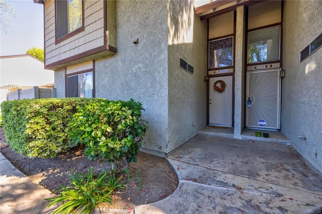 1632 Windmill Lane D, Corona, California 92879 home-pic-36