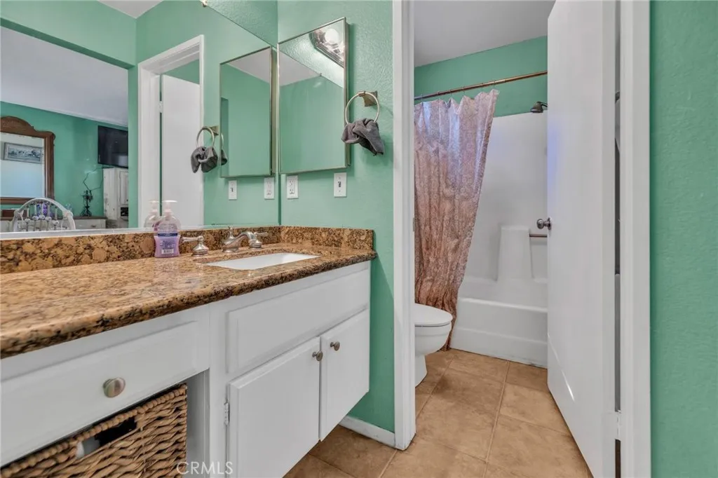 1632 Windmill Lane D, Corona, California 92879 home-pic-23