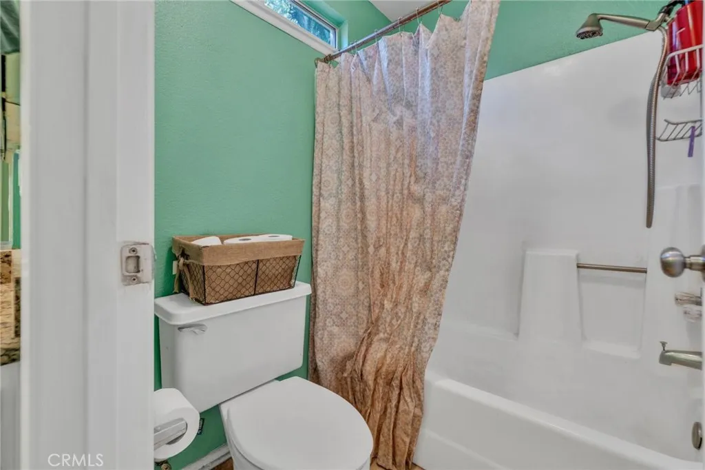 1632 Windmill Lane D, Corona, California 92879 home-pic-24