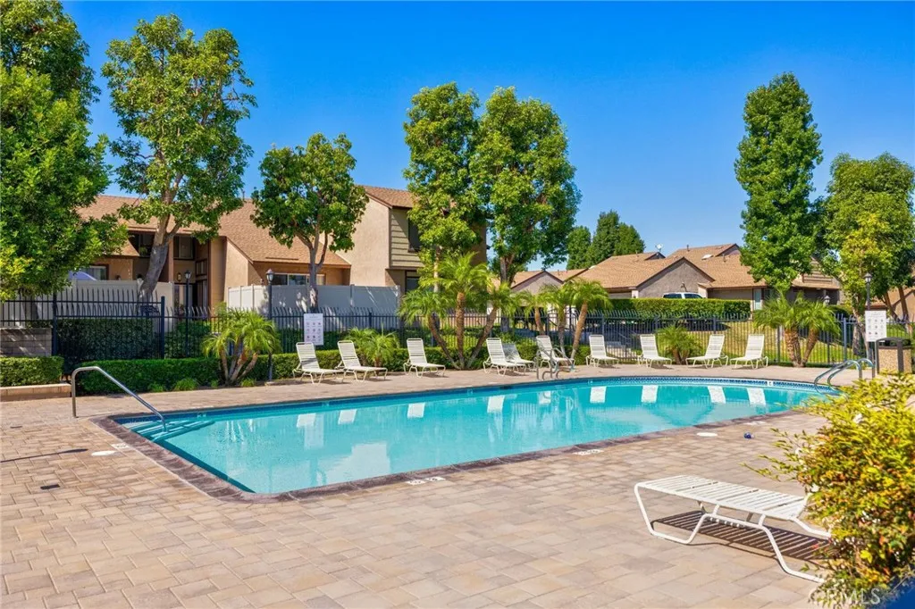 1632 Windmill Lane D, Corona, California 92879 home-pic-33