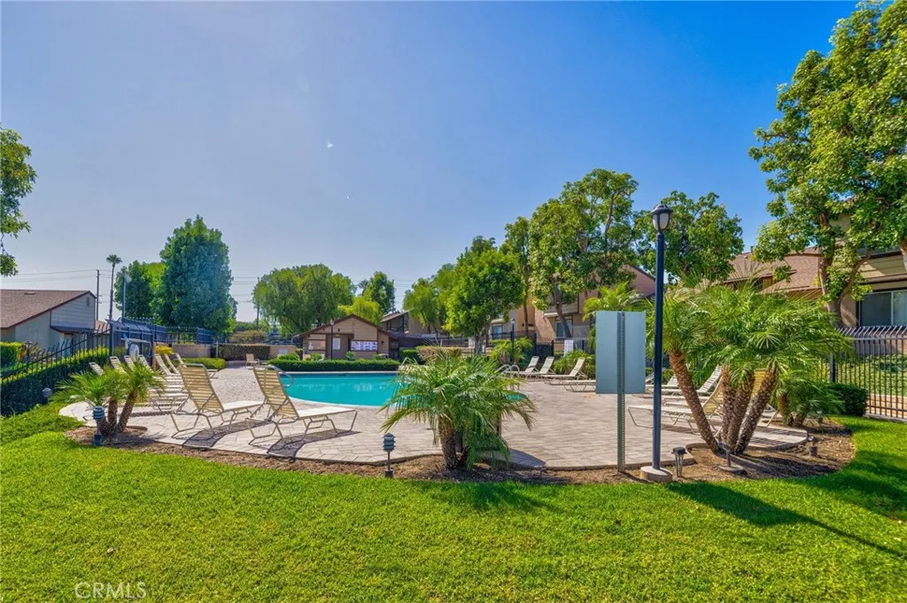 1632 Windmill Lane D, Corona, California 92879 home-pic-27