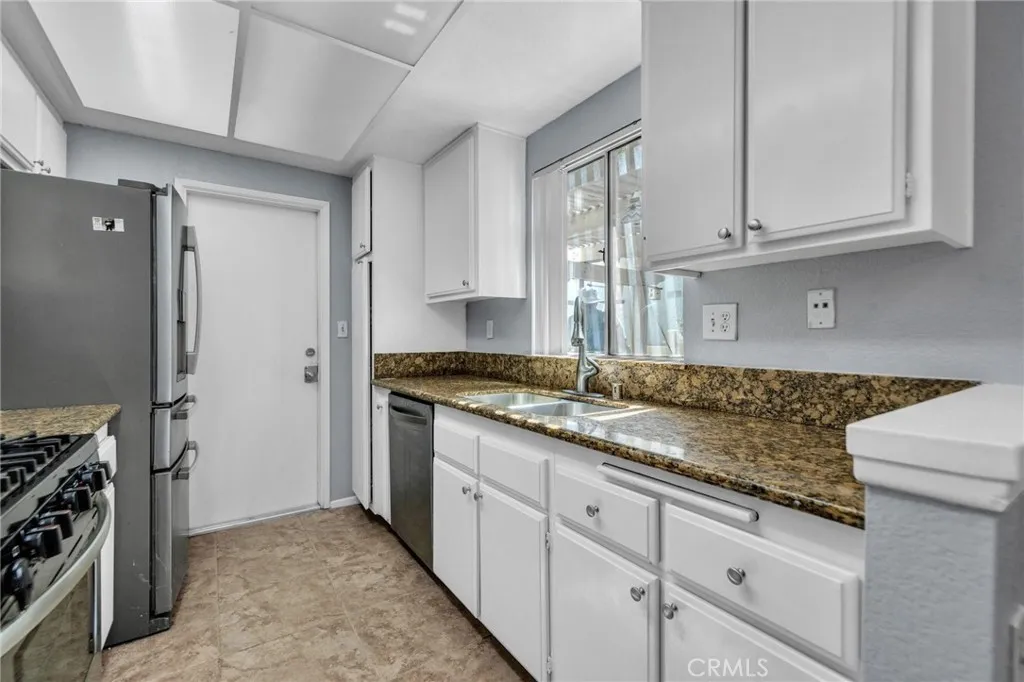 1632 Windmill Lane D, Corona, California 92879 home-pic-3