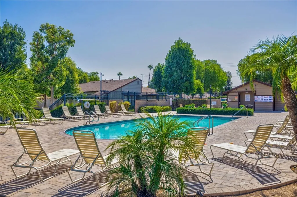 1632 Windmill Lane D, Corona, California 92879 home-pic-26