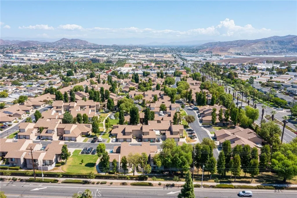 1632 Windmill Lane D, Corona, California 92879 home-pic-56