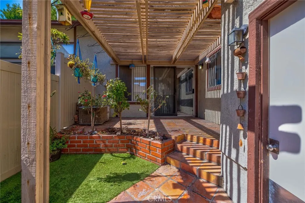 1632 Windmill Lane D, Corona, California 92879 home-pic-40