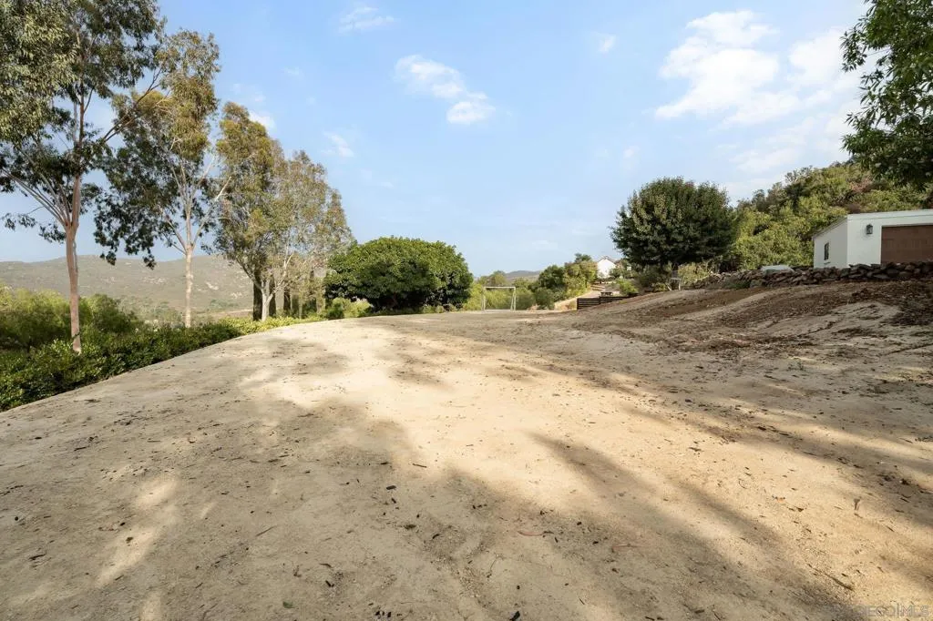 19950 Elfin Forest Ln, Escondido, California 92029 home-pic-26