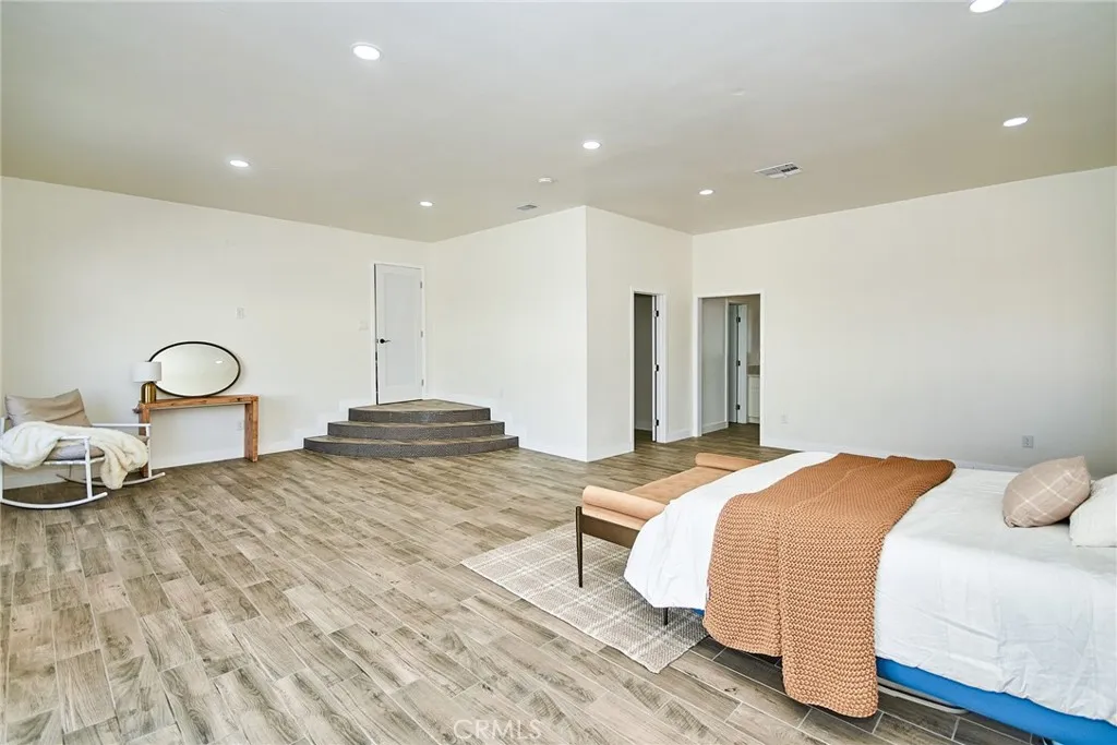 512 S Barranca Street, West Covina, California 91791 home-pic-21