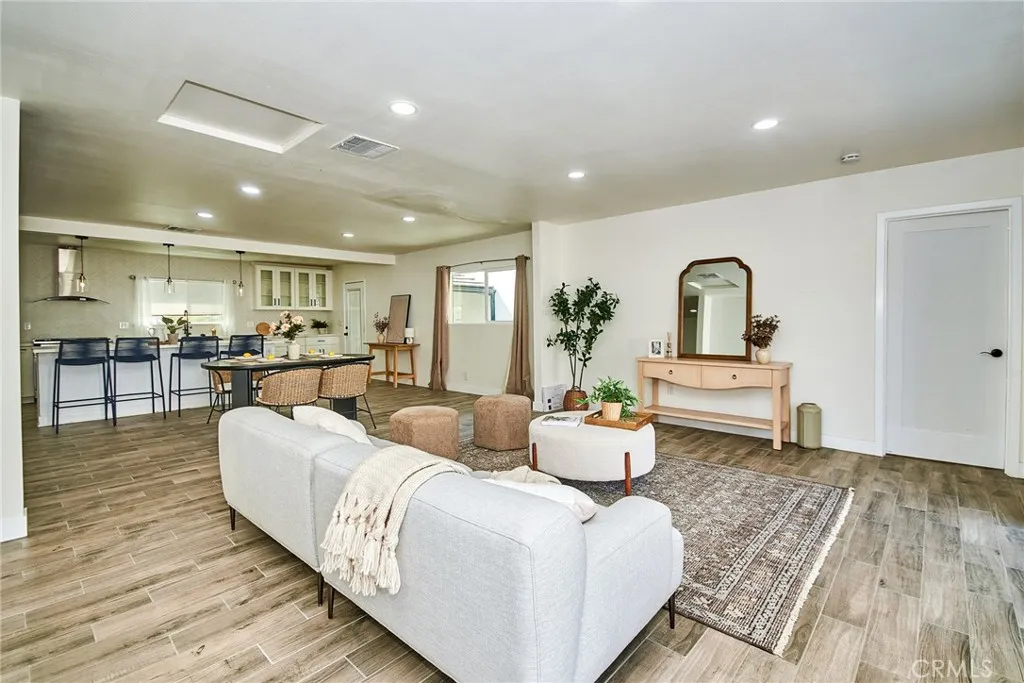 512 S Barranca Street, West Covina, California 91791 home-pic-34