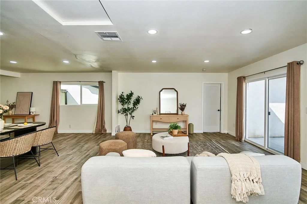 512 S Barranca Street, West Covina, California 91791 home-pic-16