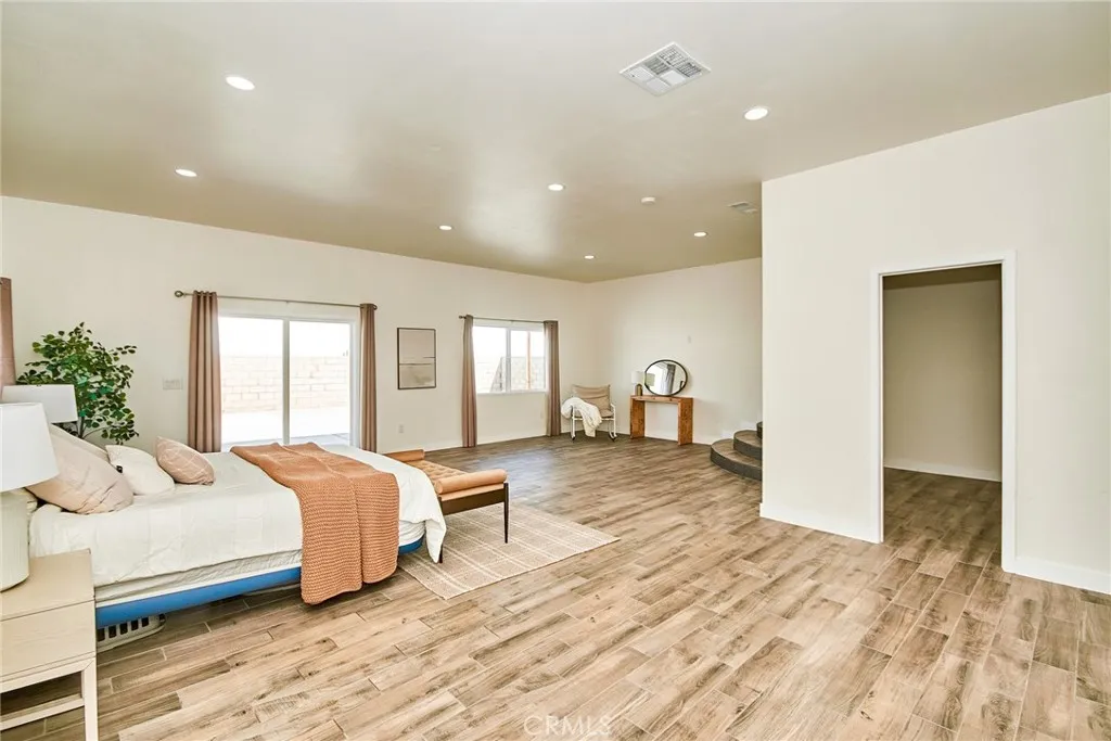512 S Barranca Street, West Covina, California 91791 home-pic-20