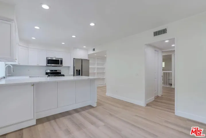 23471 Park Sorrento, Calabasas, California 91302