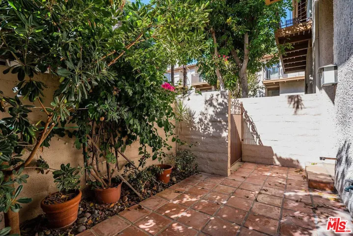 23471 Park Sorrento, Calabasas, California 91302