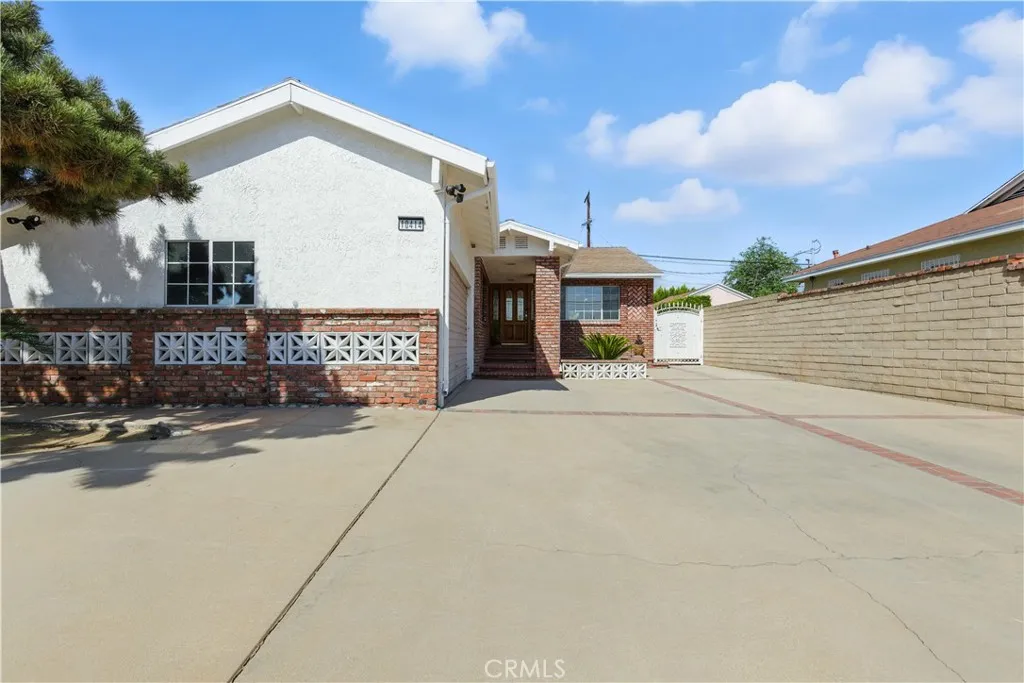 10414 El Dorado Avenue, Pacoima, California 91331, 3 Bedrooms Bedrooms, ,1 BathroomBathrooms,Residential,For Sale,El Dorado,BB25193290