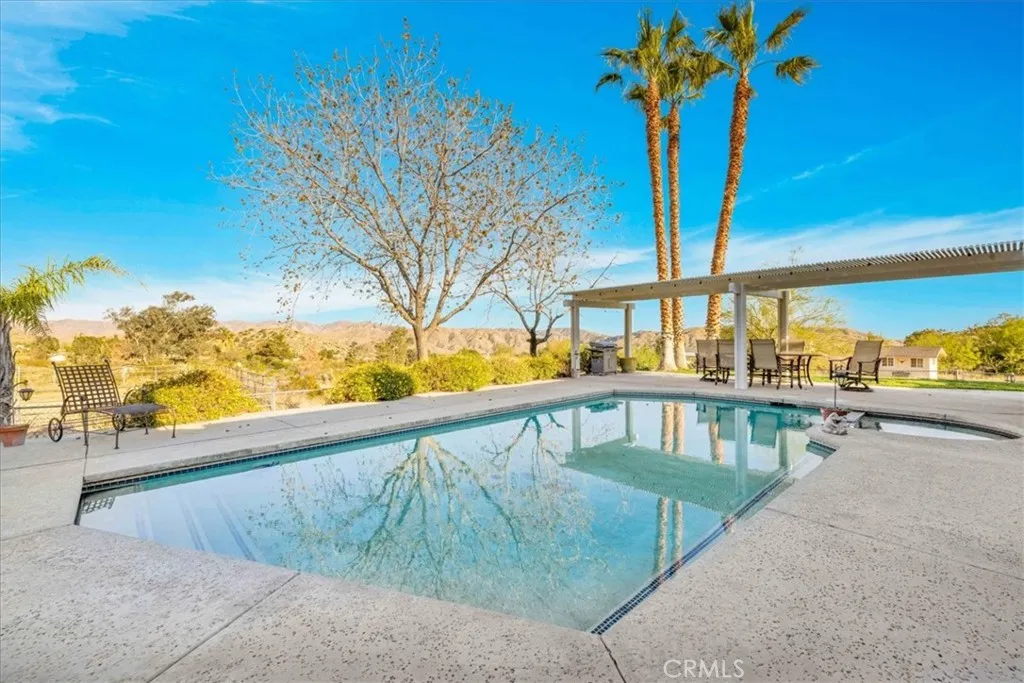 10341 Pinon Avenue, Morongo Valley, California 92256 home-pic-33