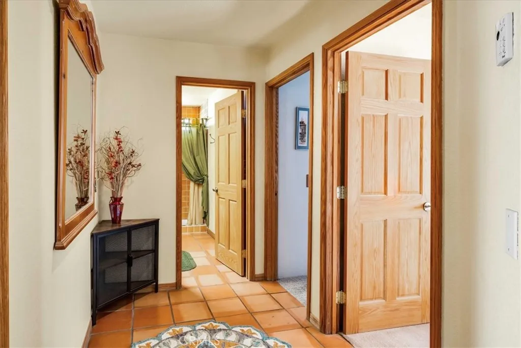 10341 Pinon Avenue, Morongo Valley, California 92256 home-pic-18