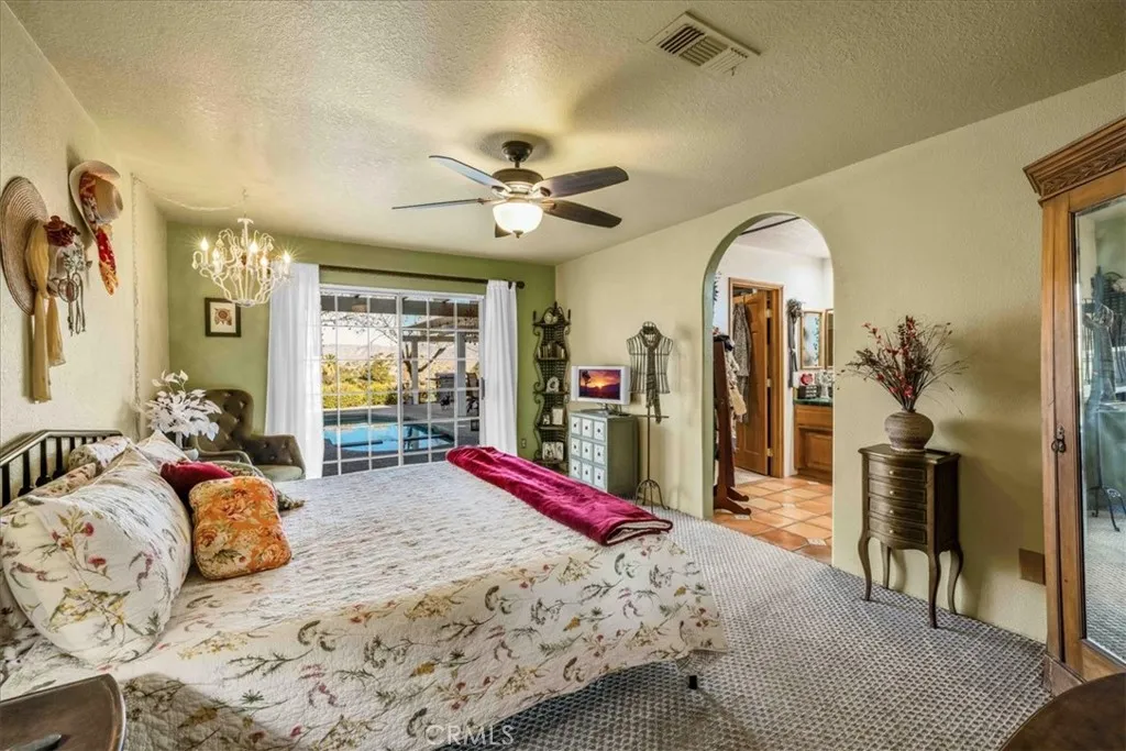 10341 Pinon Avenue, Morongo Valley, California 92256 home-pic-19