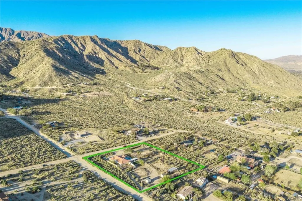 10341 Pinon Avenue, Morongo Valley, California 92256 home-pic-63