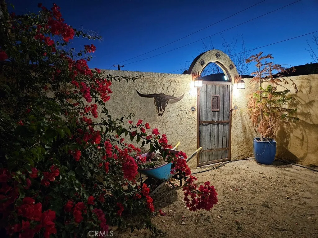 10341 Pinon Avenue, Morongo Valley, California 92256 home-pic-1