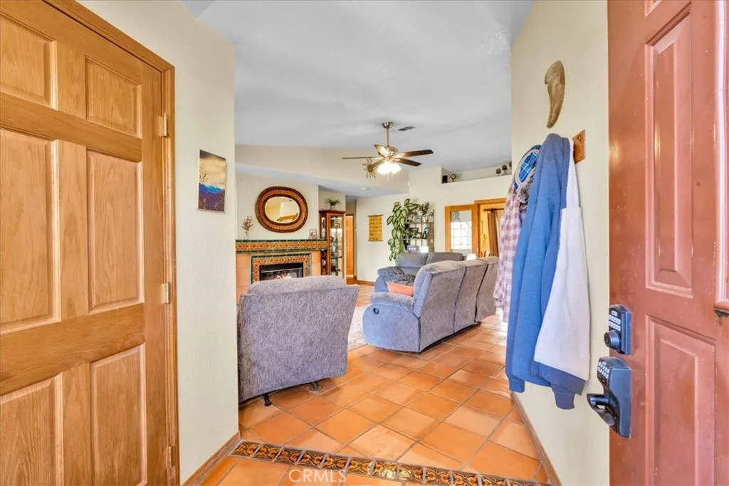 10341 Pinon Avenue, Morongo Valley, California 92256 home-pic-6