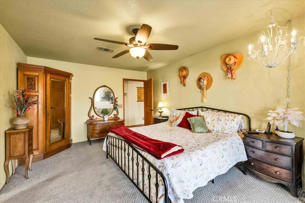 10341 Pinon Avenue, Morongo Valley, California 92256 home-pic-20