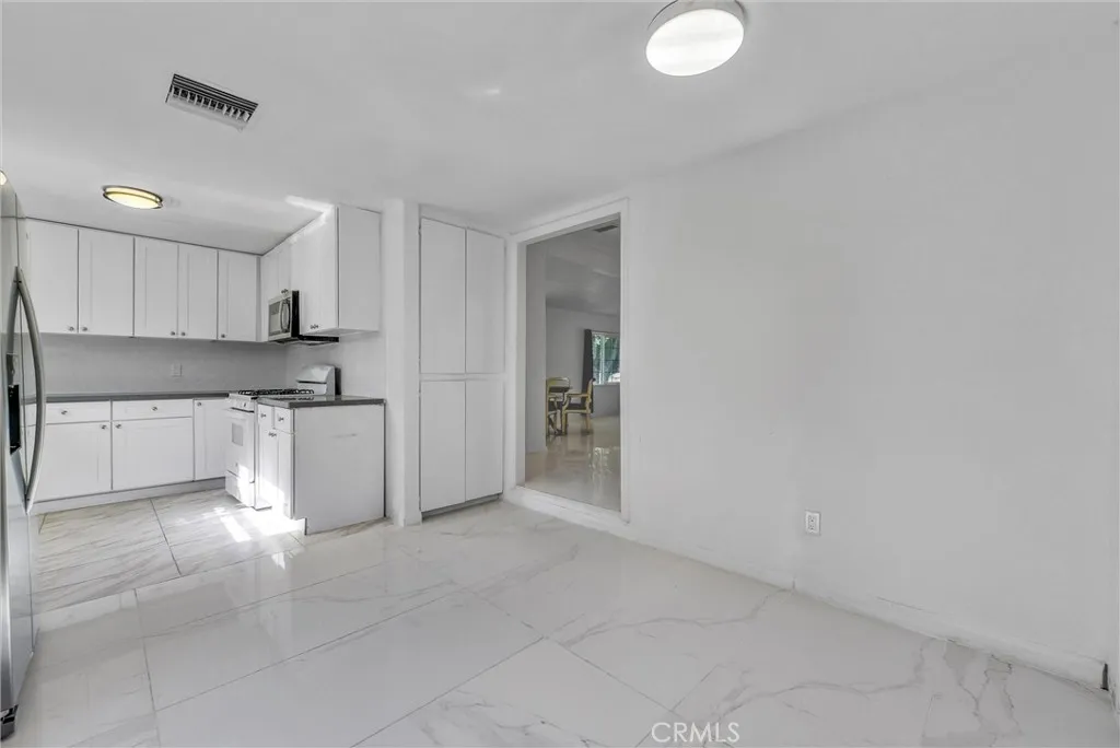 2532 N White Avenue, La Verne, California 91750 home-pic-37
