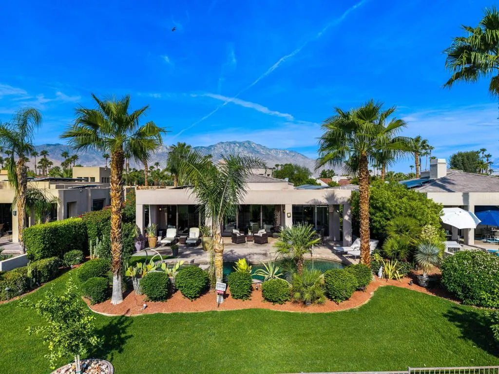 10 Via Haciendas, Rancho Mirage, California 92270, 4 Bedrooms Bedrooms, ,5 BathroomsBathrooms,Residential,For Sale,Via Haciendas,219134510DA