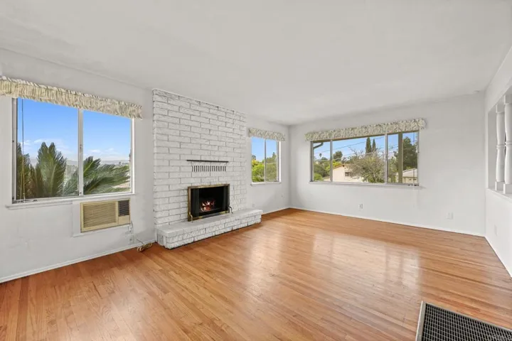 936 W 3rd Avenue, Escondido, California 92025