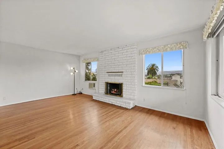936 W 3rd Avenue, Escondido, California 92025