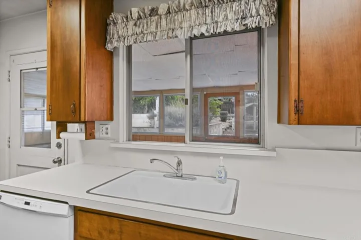936 W 3rd Avenue, Escondido, California 92025