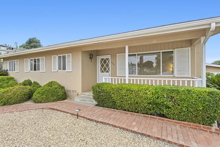 936 W 3rd Avenue, Escondido, California 92025