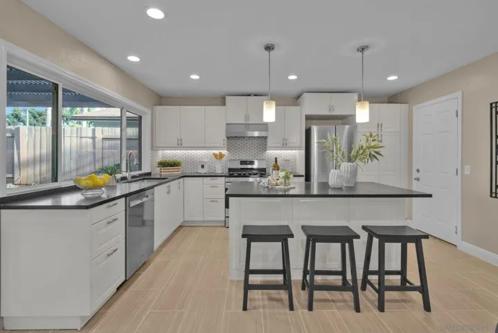 17133 Botero, San Diego, California 92127