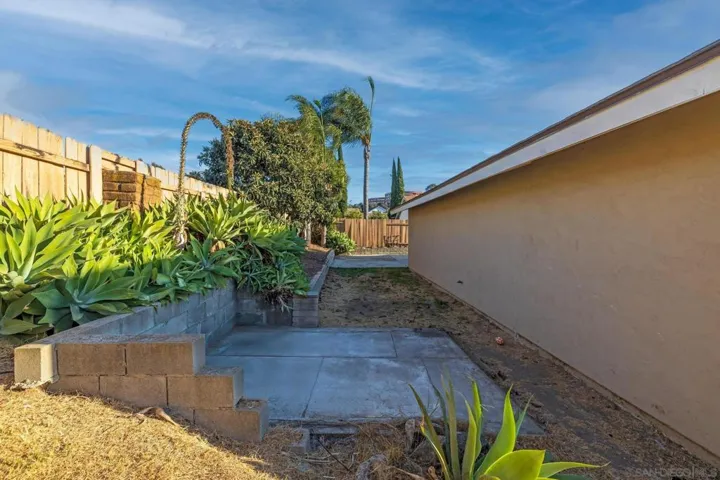 17133 Botero, San Diego, California 92127