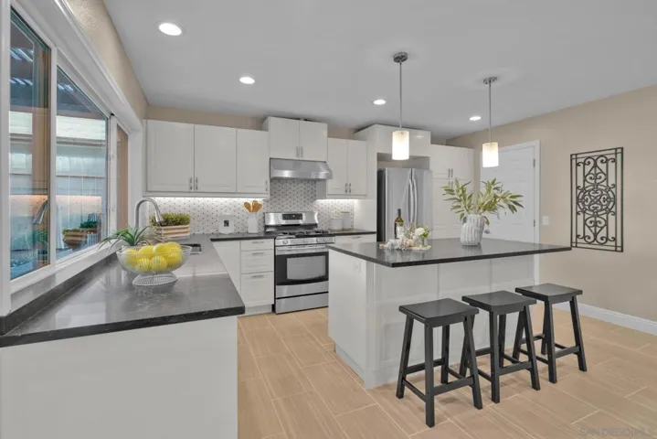 17133 Botero, San Diego, California 92127