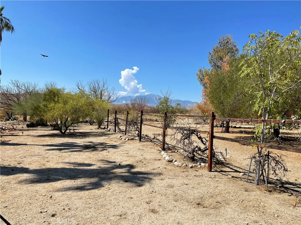 9260 Lanning Lane, Morongo Valley, California 92256 home-pic-1