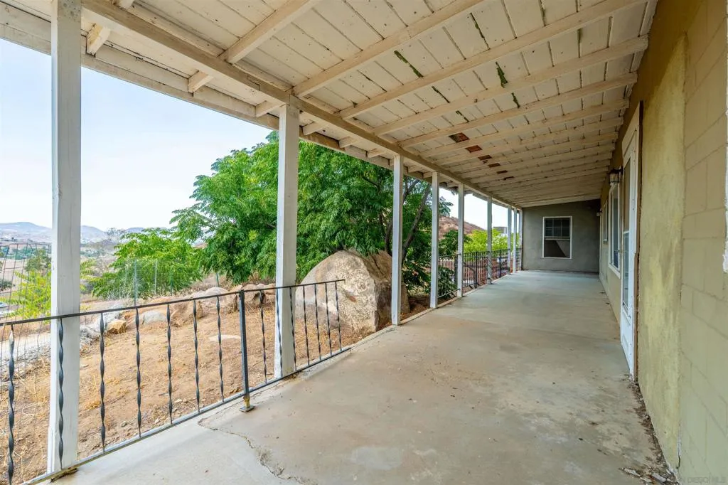 28587 Goetz Rd, Canyon Lake, California 92587 home-pic-22