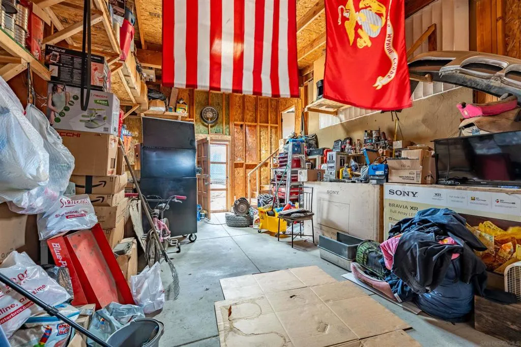 28587 Goetz Rd, Canyon Lake, California 92587 home-pic-16