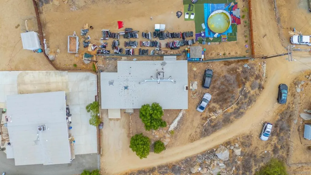 28587 Goetz Rd, Canyon Lake, California 92587 home-pic-3