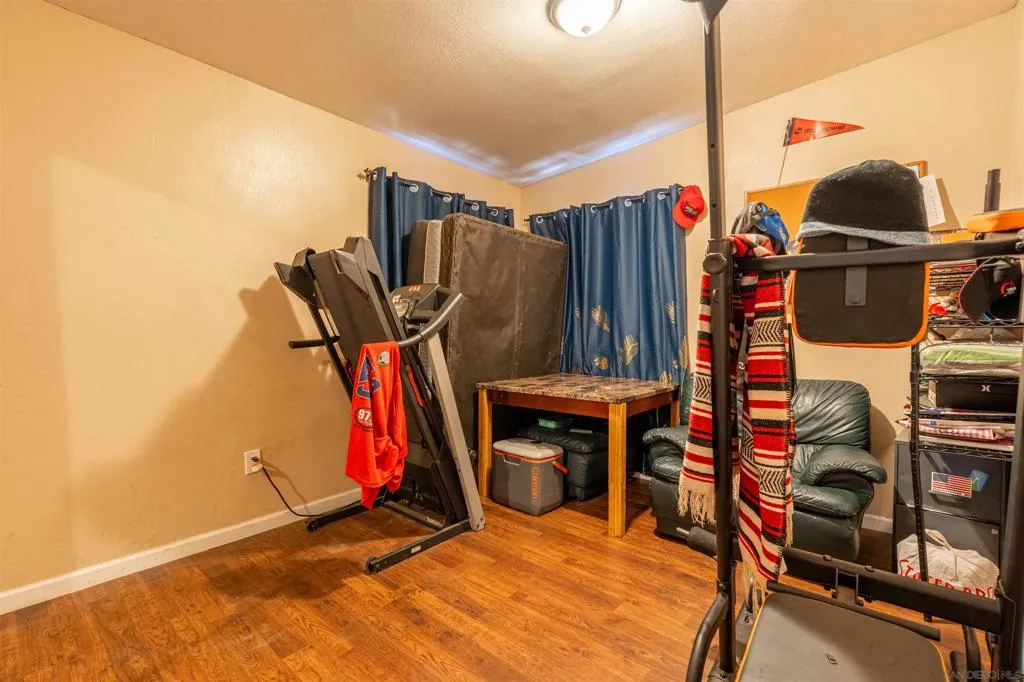 28587 Goetz Rd, Canyon Lake, California 92587 home-pic-11