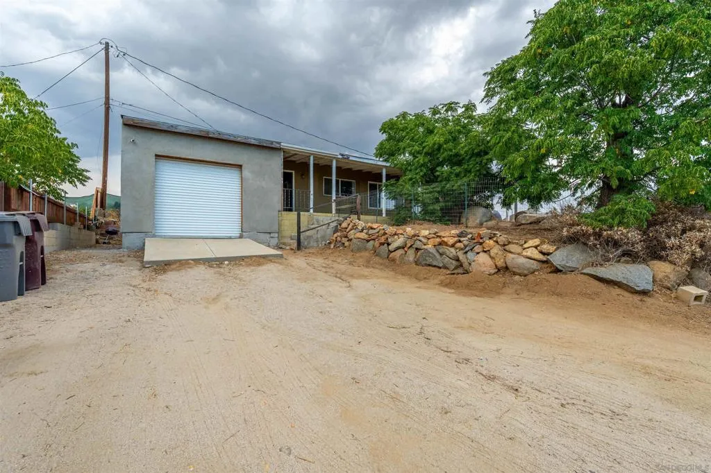 28587 Goetz Rd, Canyon Lake, California 92587 home-pic-18
