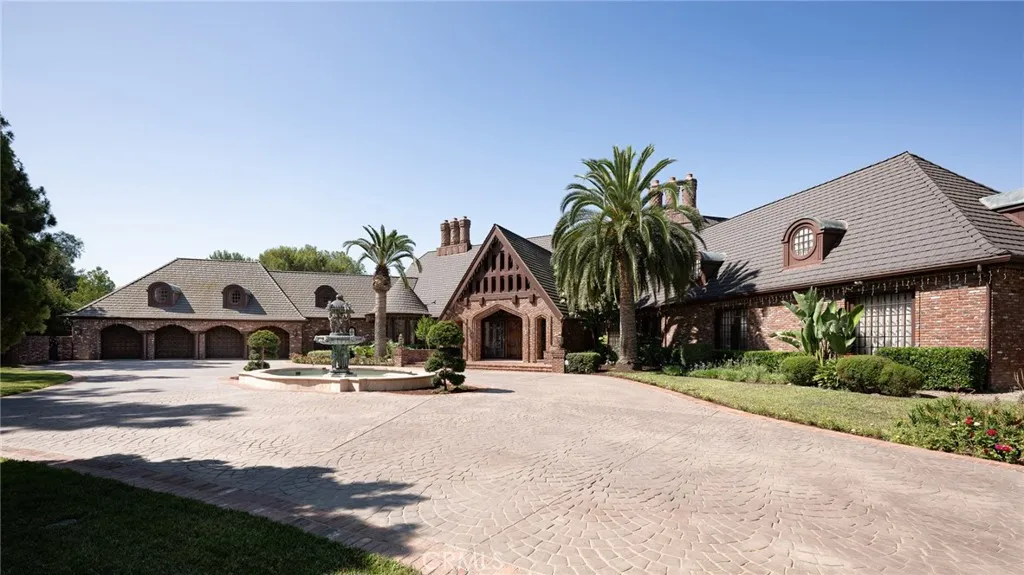 22442 Via Pajaro, Coto De Caza, California 92679, 6 Bedrooms Bedrooms, ,8 BathroomsBathrooms,Residential,For Sale,Via Pajaro,OC25193190