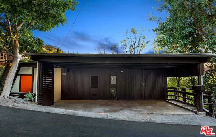 7912 Willow Glen Road, Los Angeles, California 90046